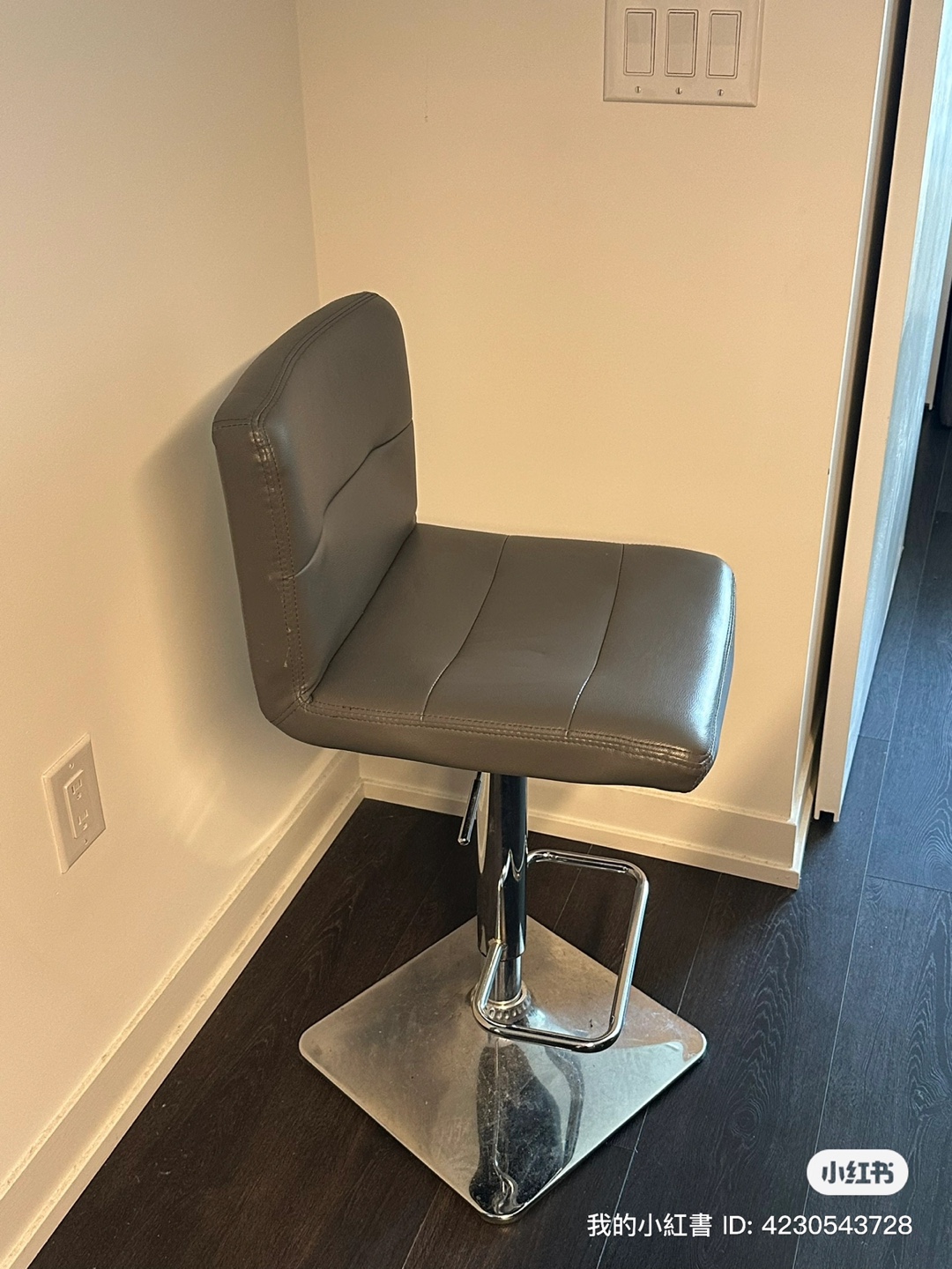 2 bar stools - photo 2