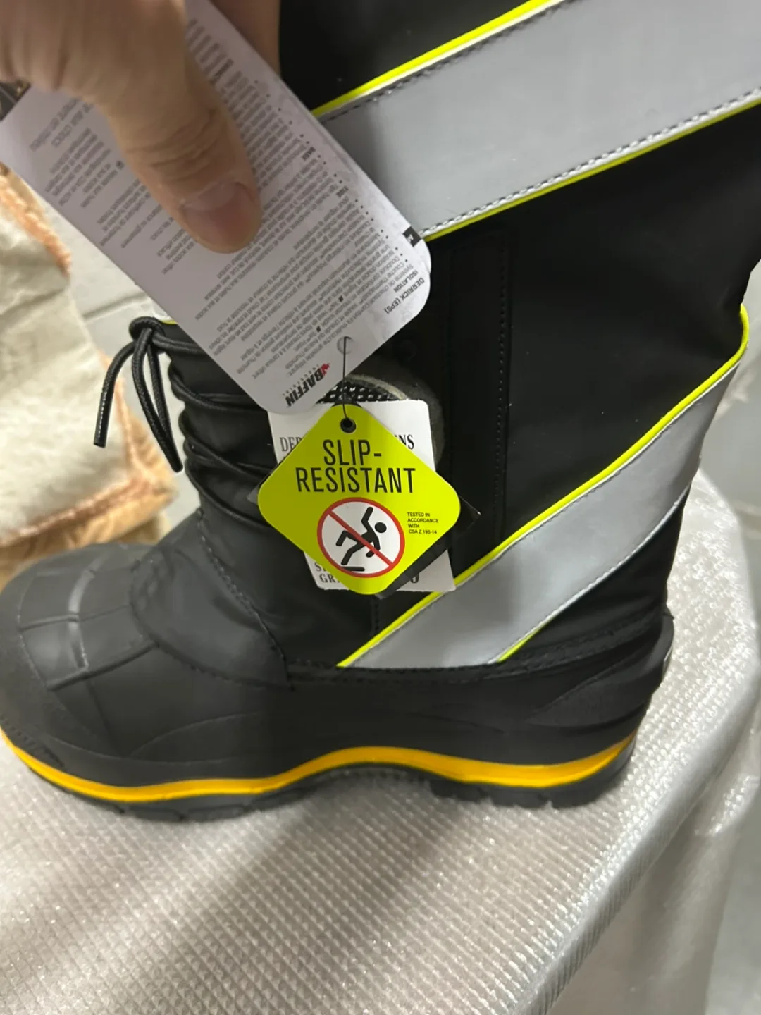 Baffin Industrial Derrick Men's Winter Boots - Size 9 thumbnail