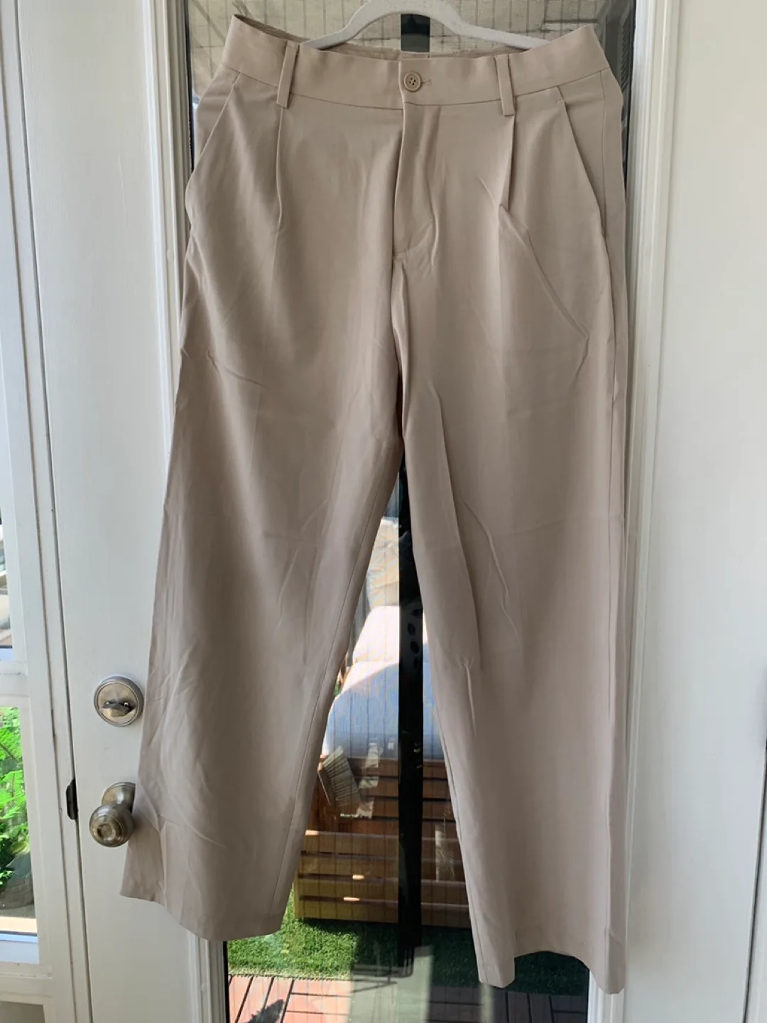 H&M Beige Loose Fit Trousers - Size 28 thumbnail