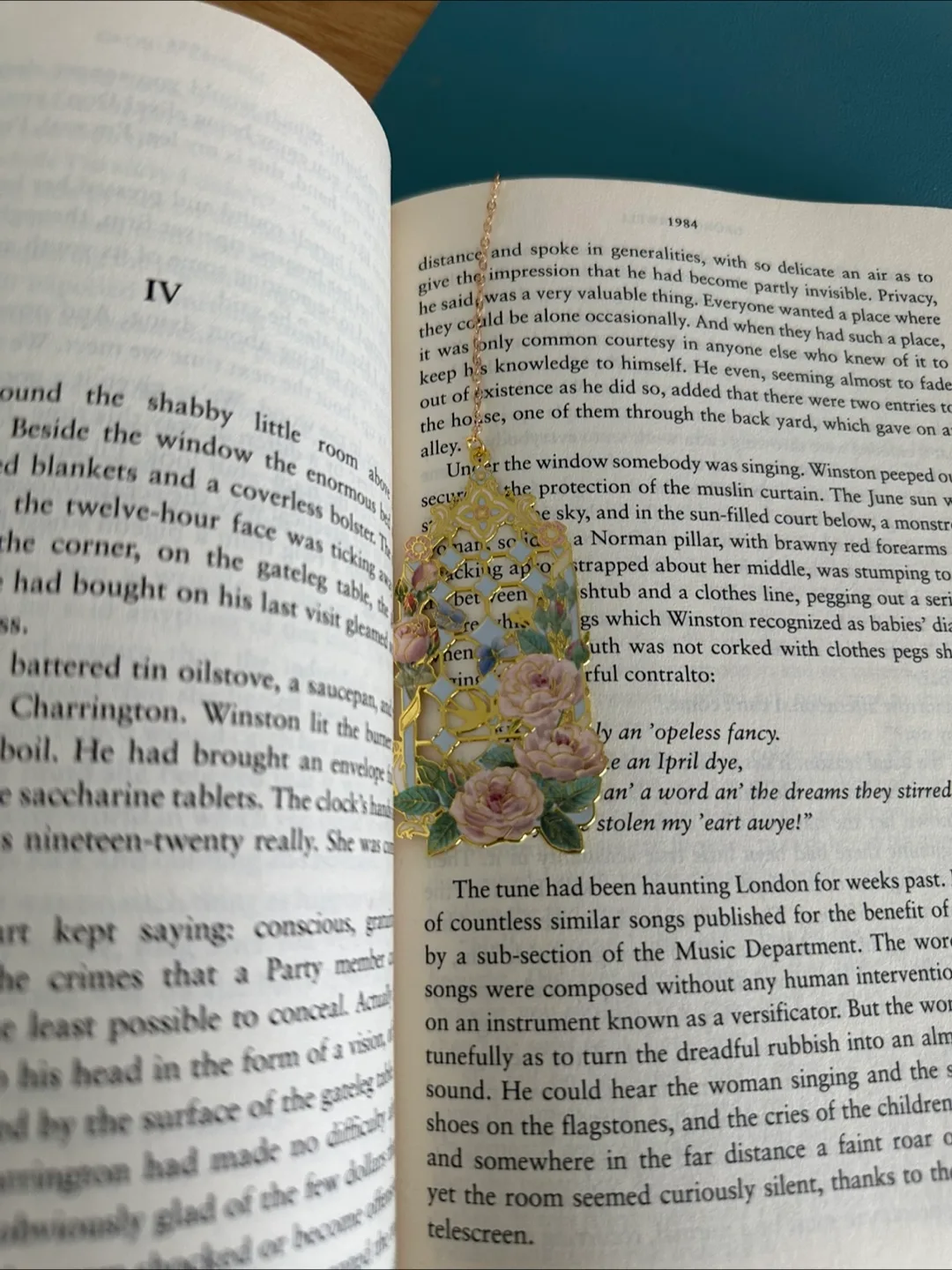 Metal Rose Bookmark 🏒 image indicator(2)