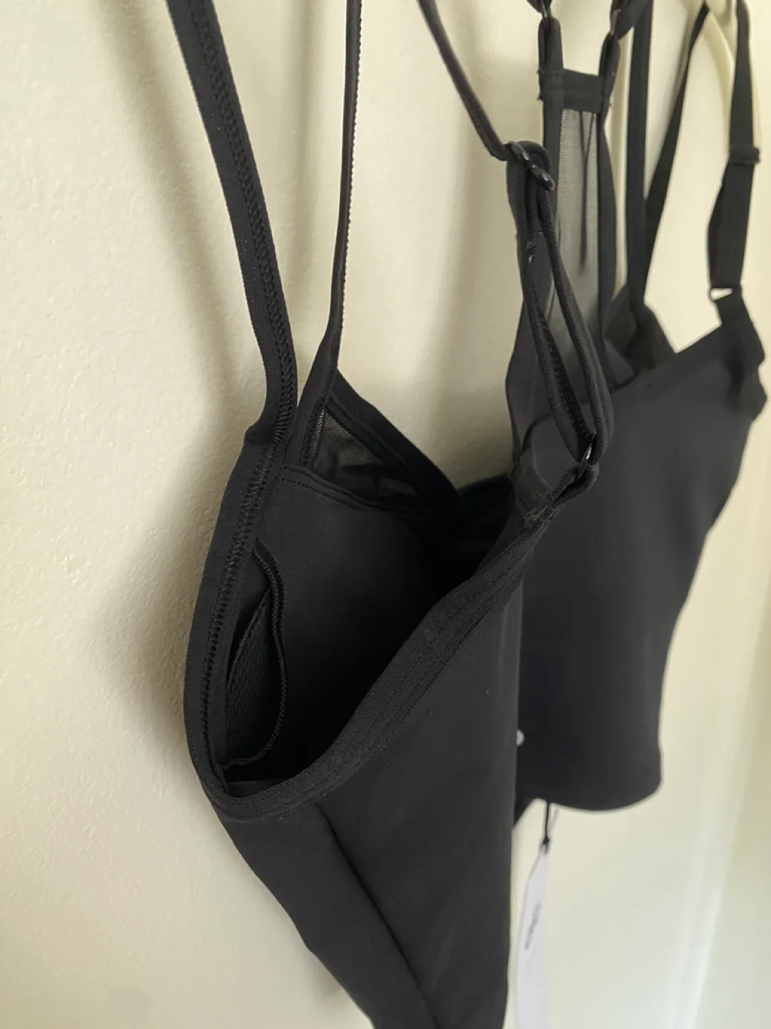 Alo Yoga Airlift Double Check Bra Tank image indicator(3)