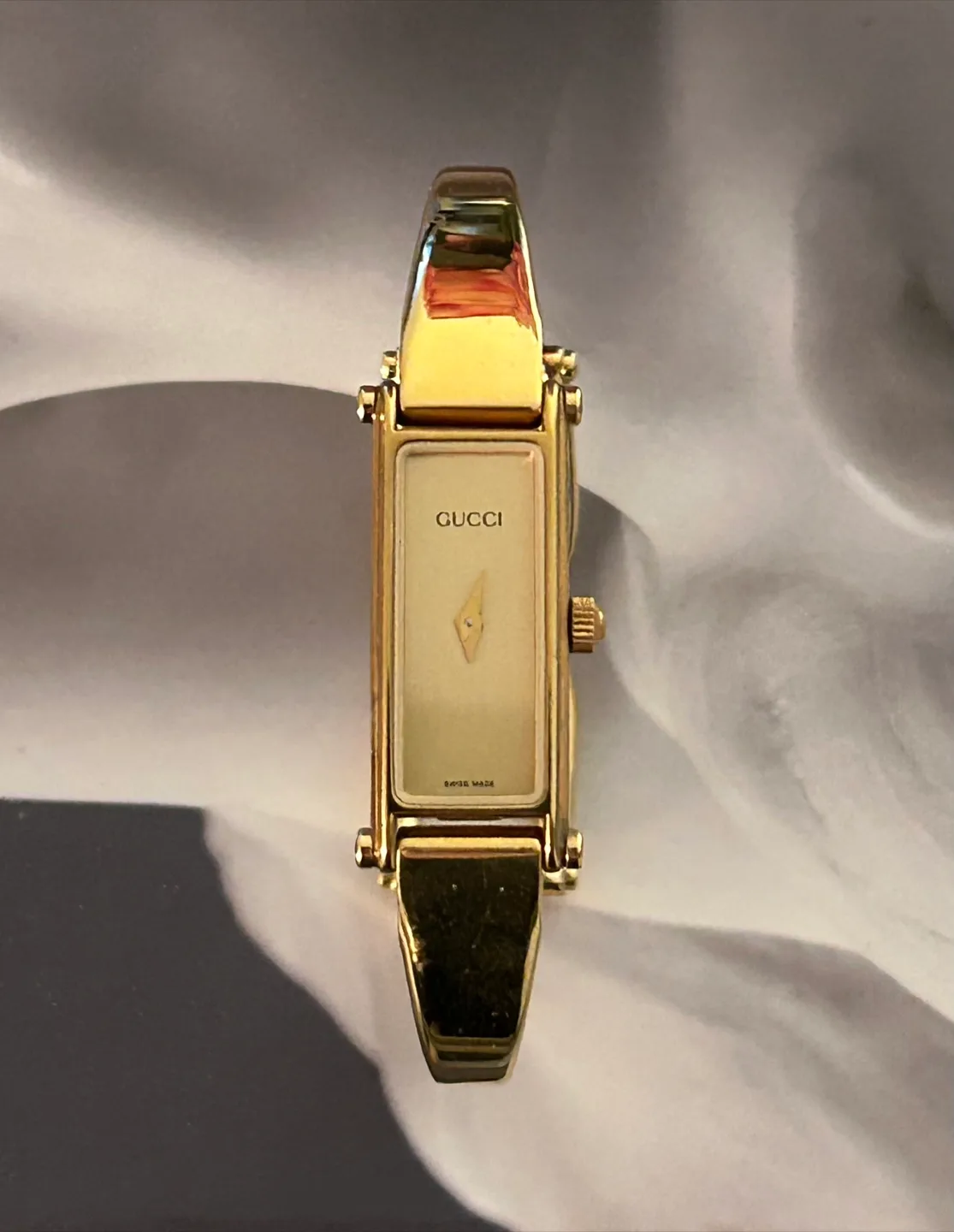 Vintage Gucci Women’s Watch, Gold-Plated, 1990s Swiss Quartz image indicator(6)