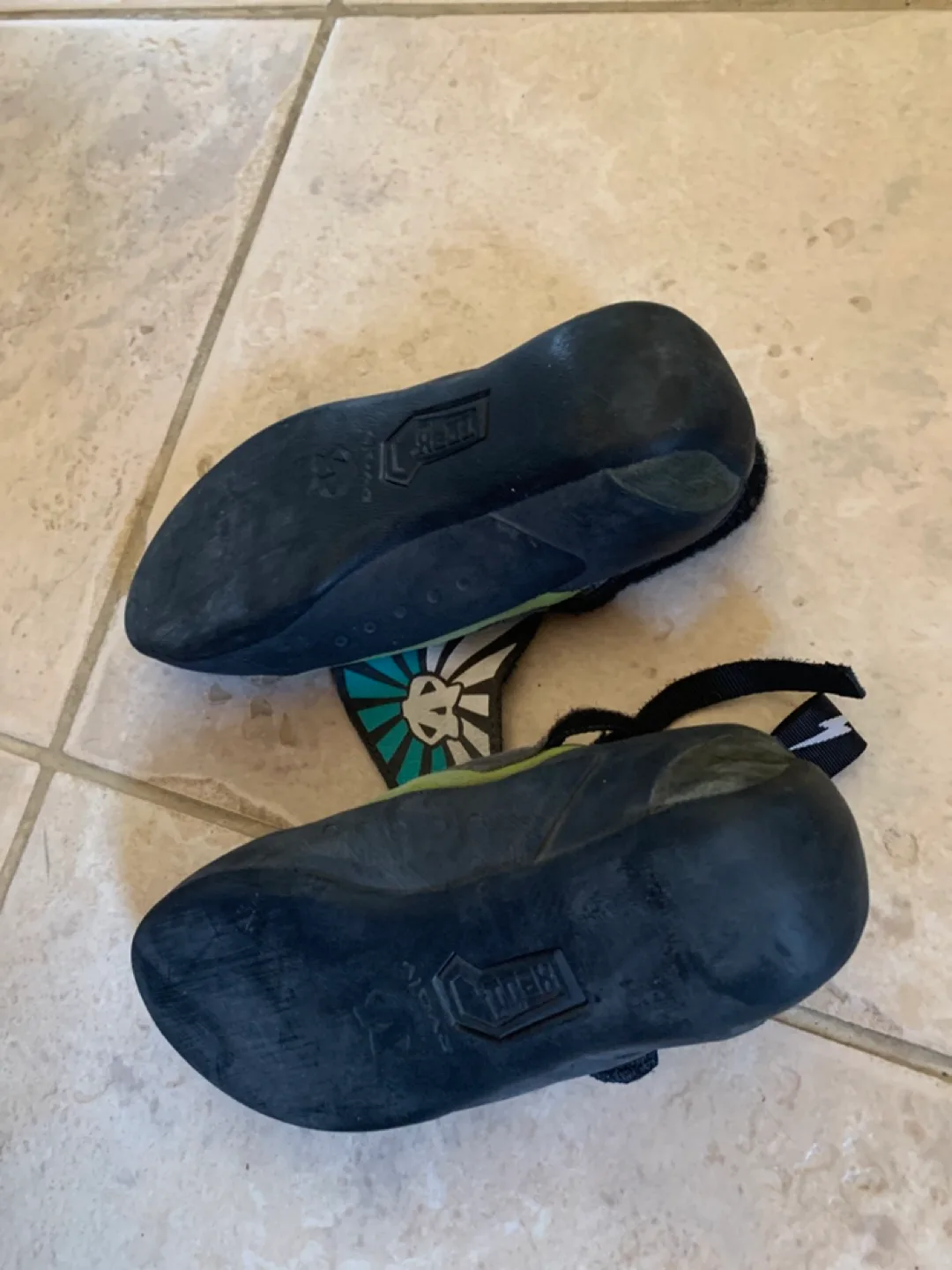 🏒 Scarpa Climbing Shoes Size US 4 image indicator(3)