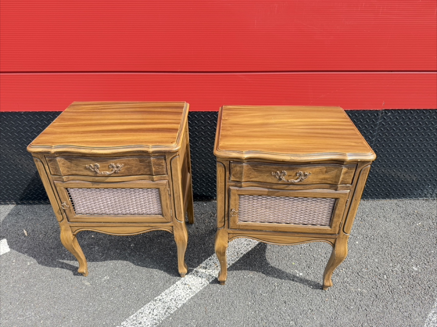 Pair of Vintage French Provincial Nightstands - photo 3