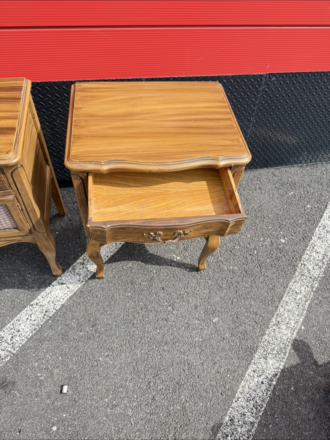 Pair of Vintage French Provincial Nightstands - photo 4