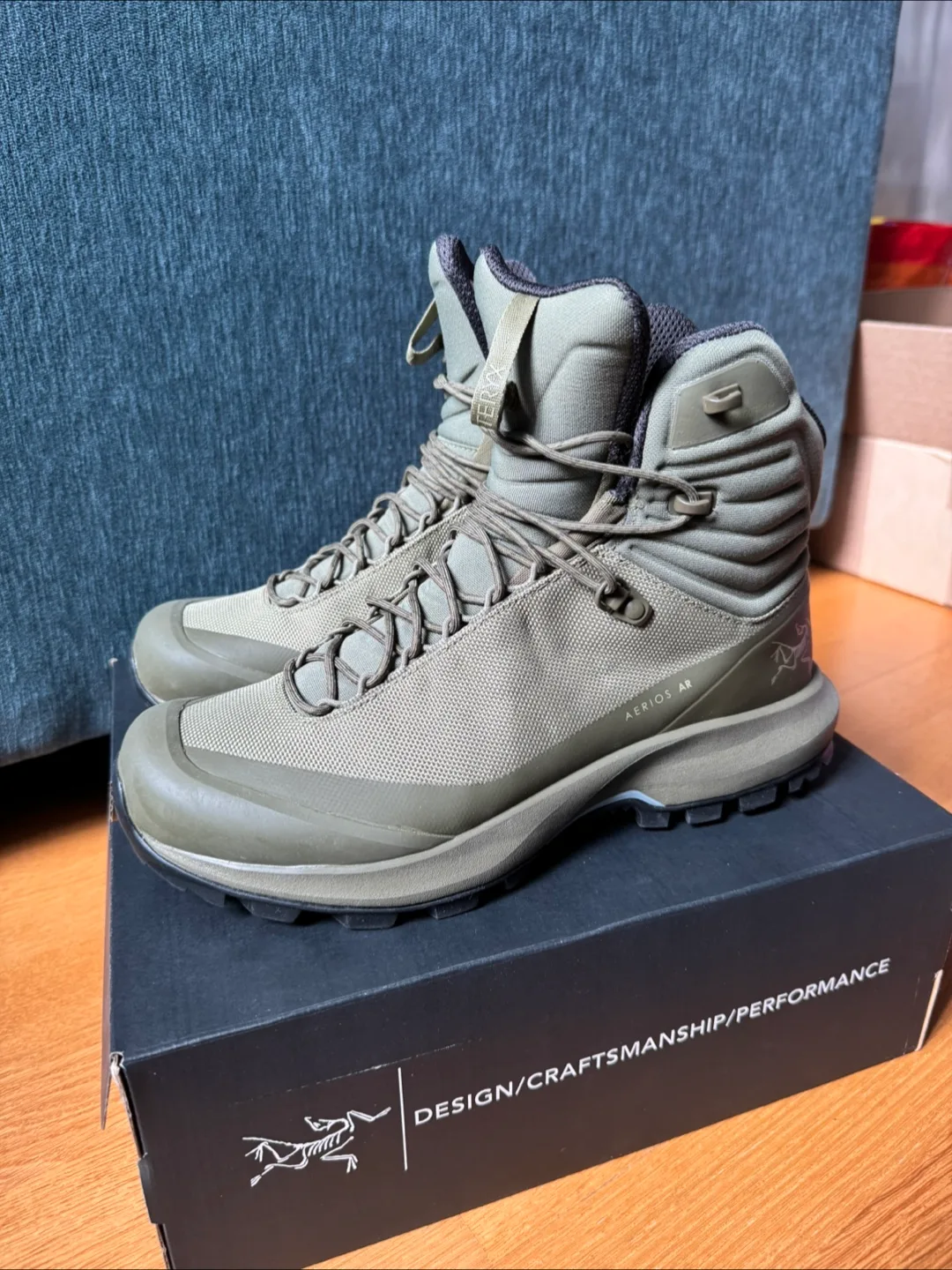 Arc'teryx Aerios AR Hiking Boots - Size 8 men’s thumbnail