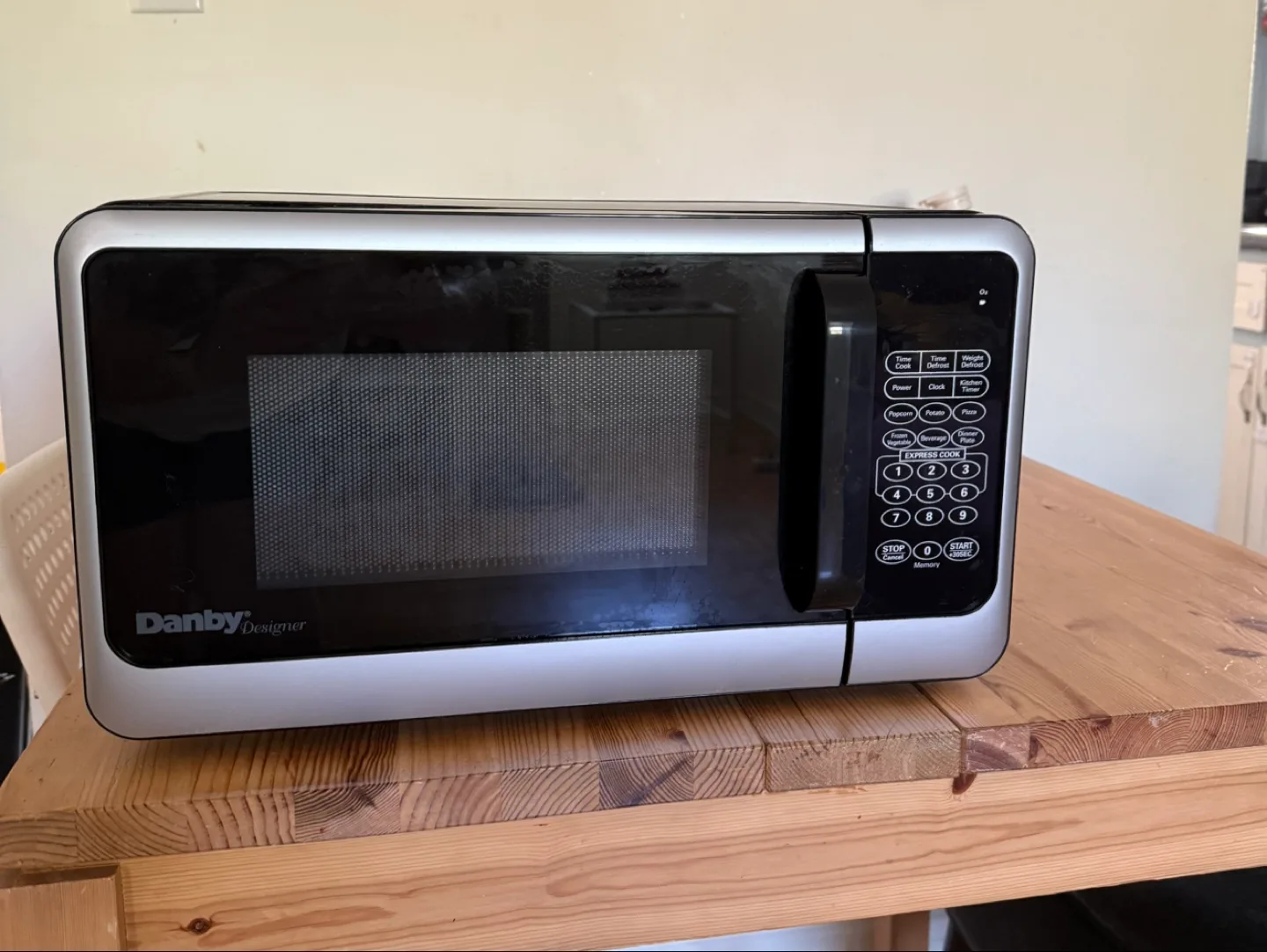 Danby Designer Microwave thumbnail