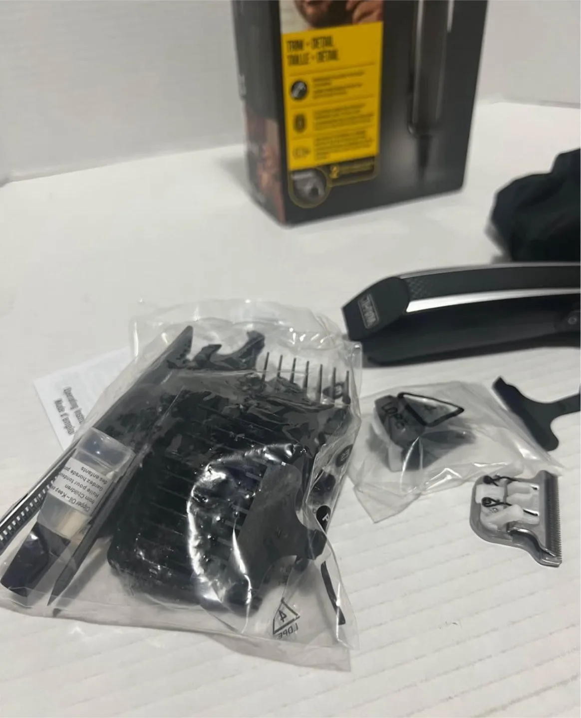 NEW Wahl Beard Trimmer, 8 Guide Combs image indicator(3)