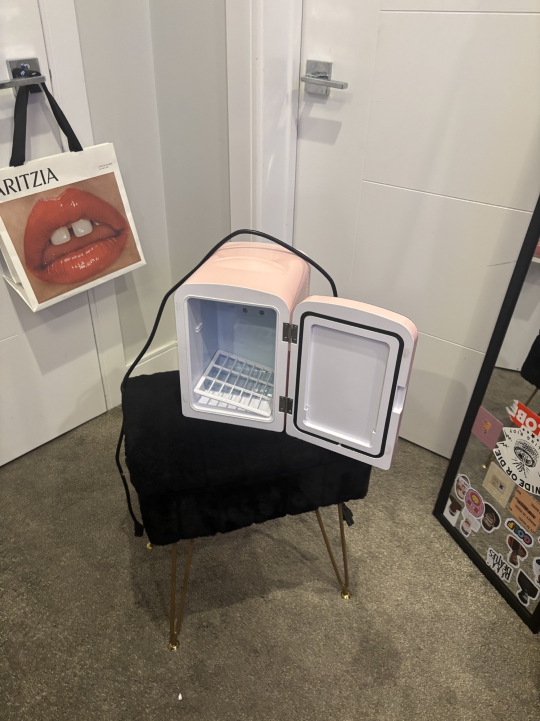 Mini Fridge with Mirror - photo 3