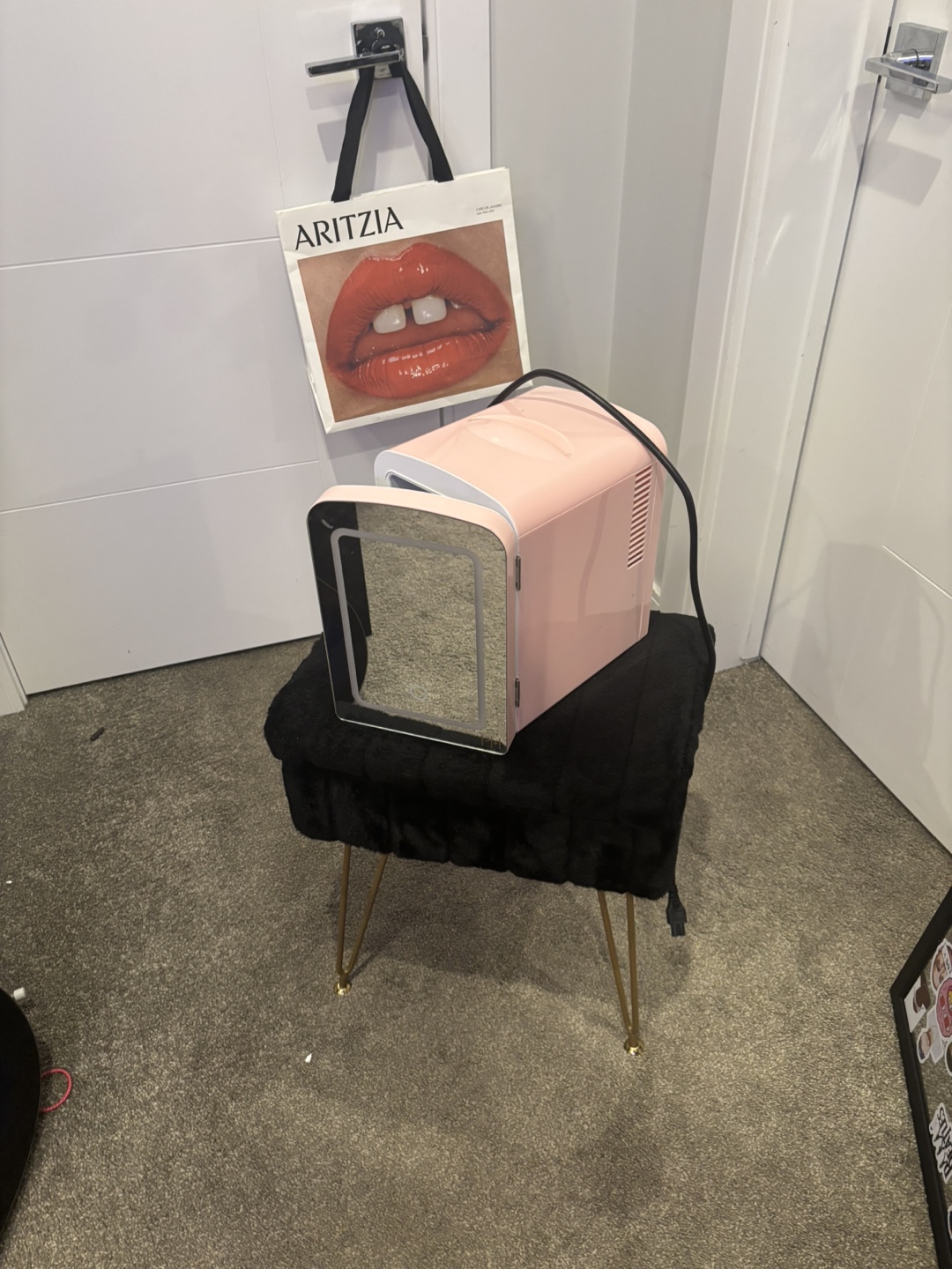 Mini Fridge with Mirror - photo 2