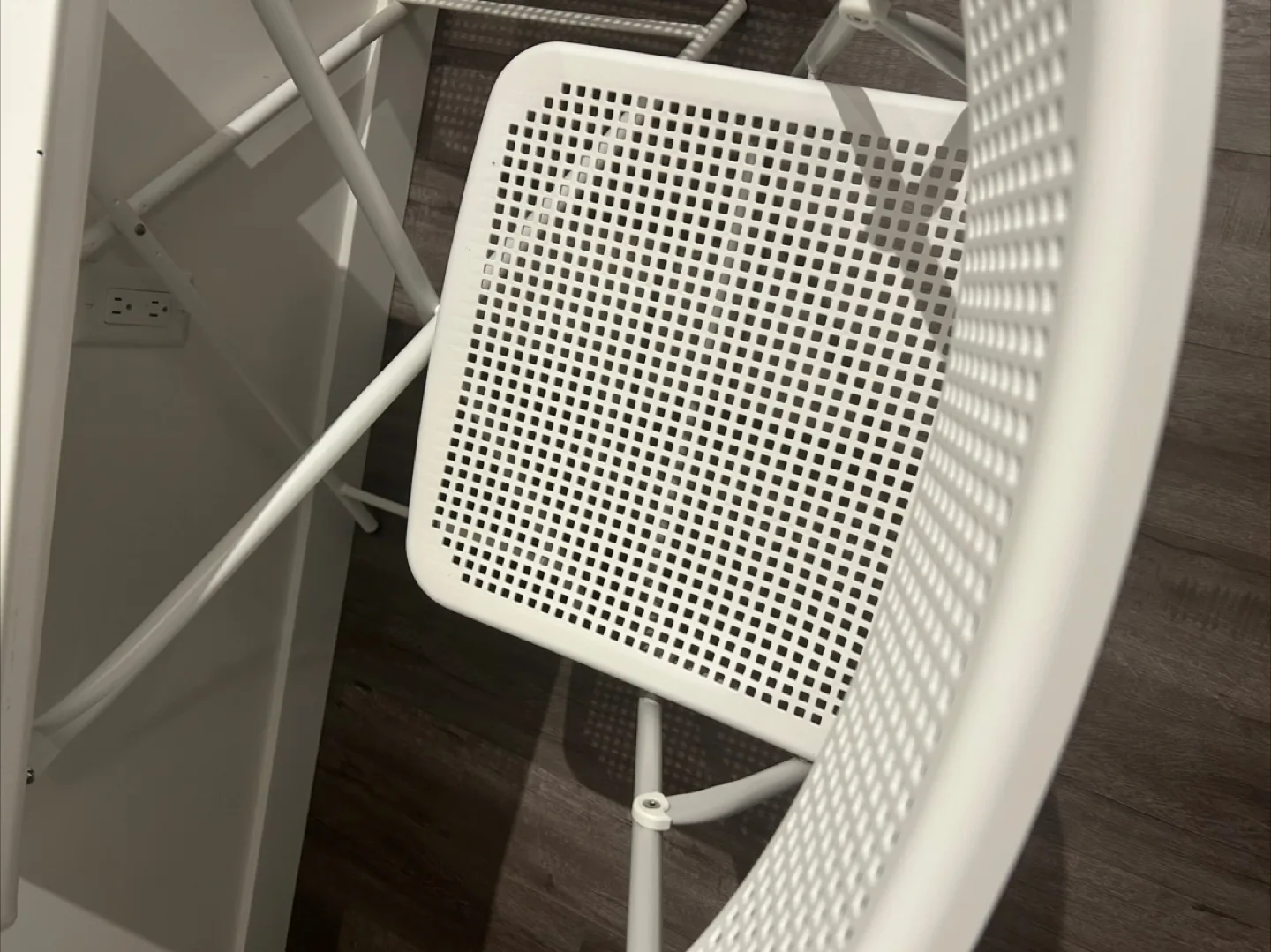 White Folding Table and Two Chairs Set🏒 image indicator(4)