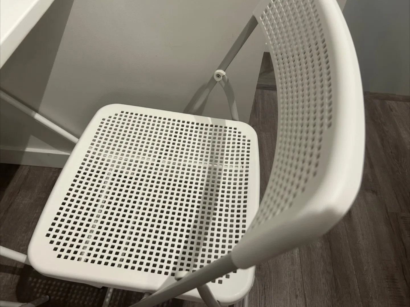 White Folding Table and Two Chairs Set🏒 image indicator(3)