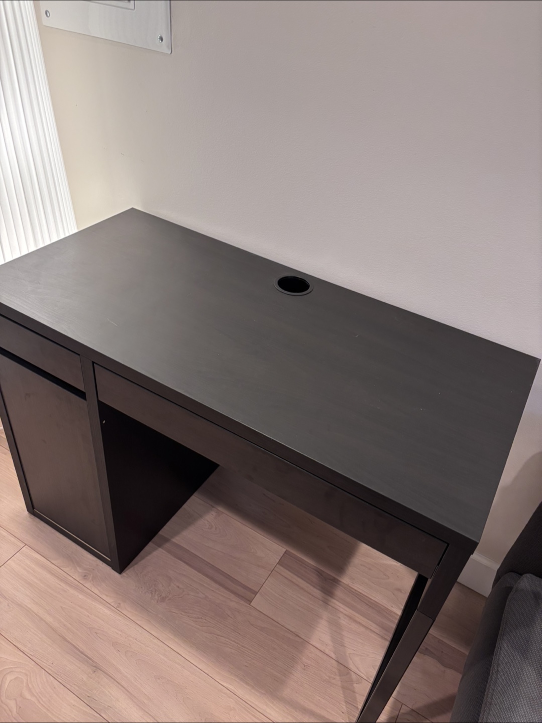 IKEA MICKE Desk - Black-Brown - photo 2