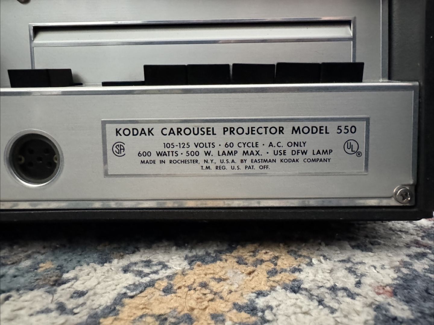 Kodak Carousel 550 Slide Projector w/ Tray, Lens, Remotes - photo 4