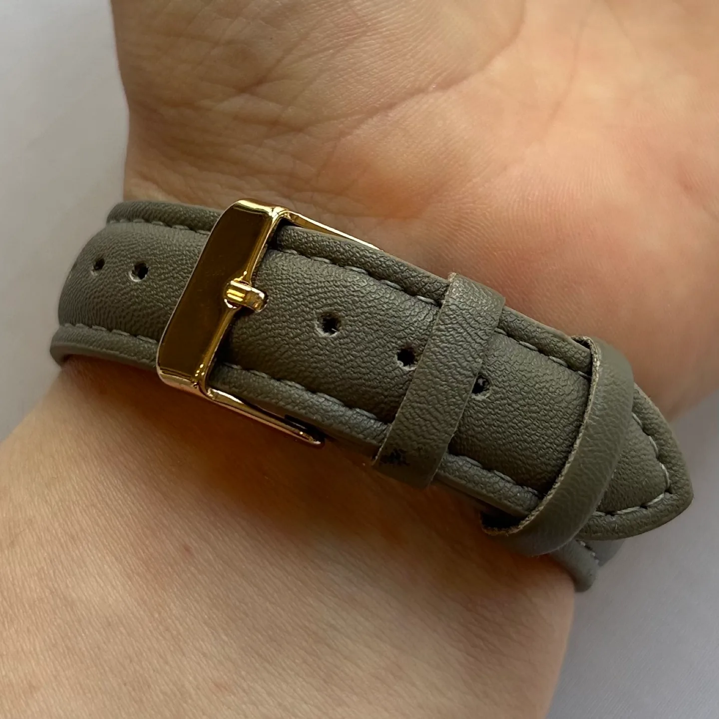 Valletta Gold and Gray Womens Analog Wrist Watch Crystal Accents image indicator(2)