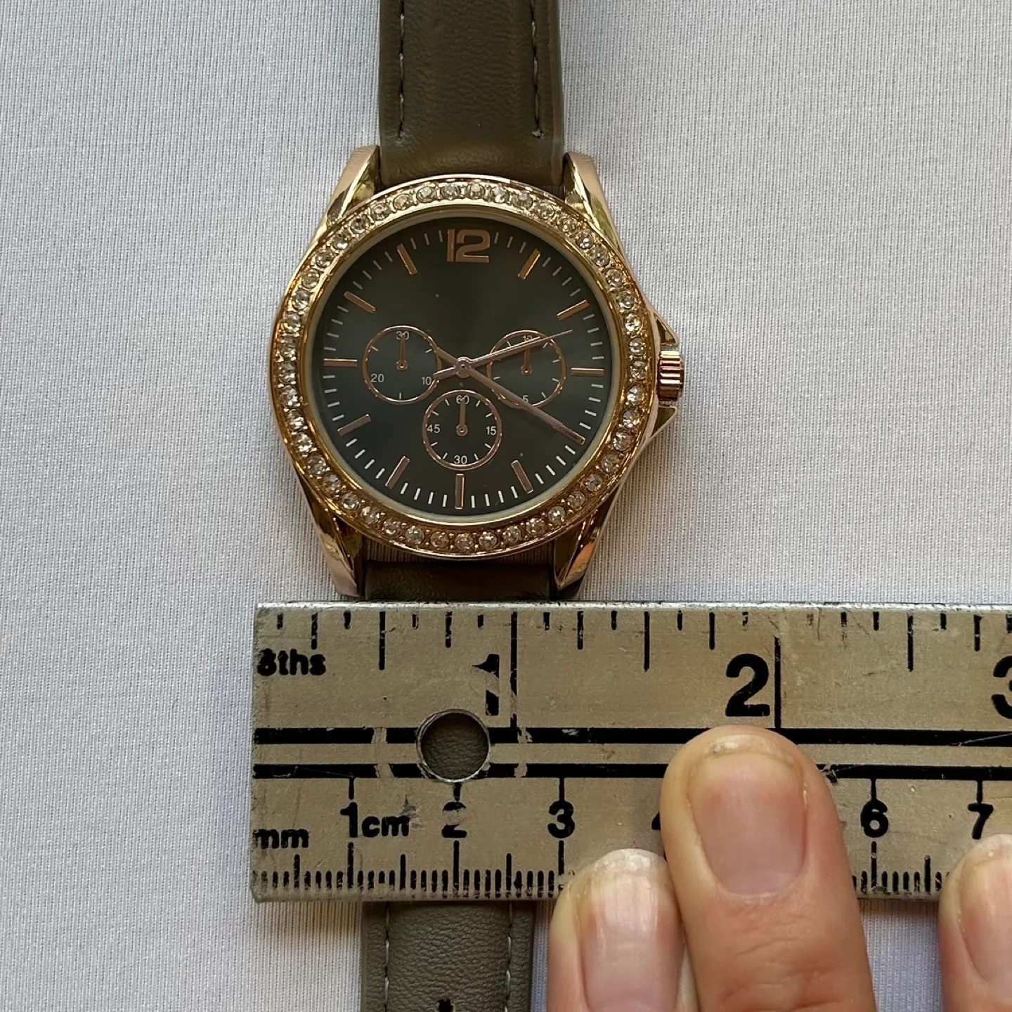 Valletta Gold and Gray Womens Analog Wrist Watch Crystal Accents image indicator(9)