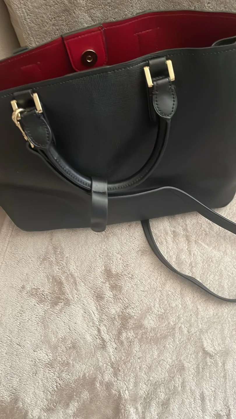Black Structured Tote Bag with Removable Strap image indicator(3)