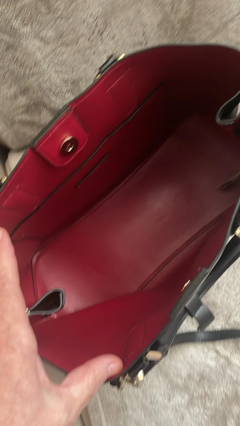 Black Structured Tote Bag with Removable Strap image indicator(5)