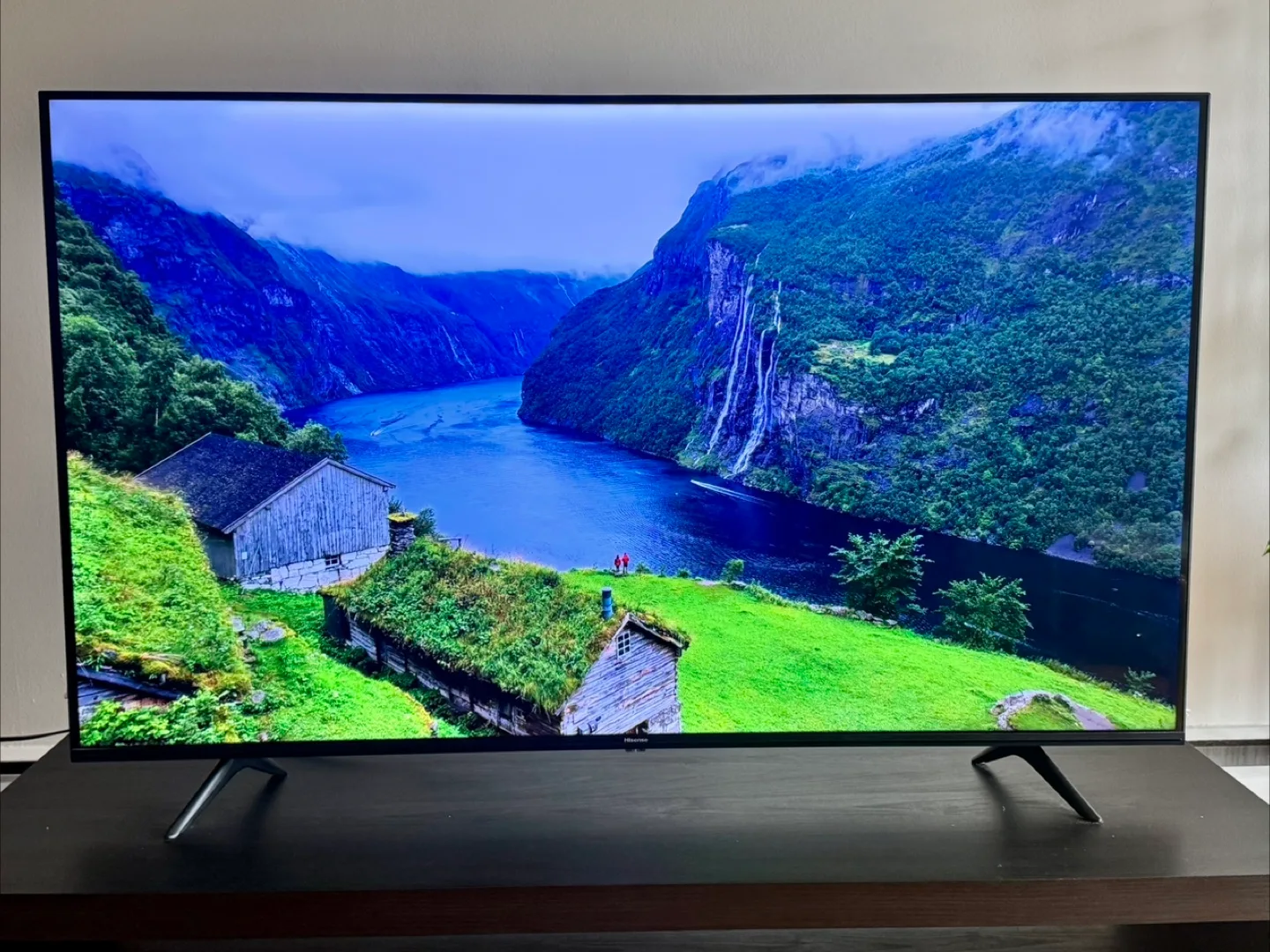 Hisense 58-inch Smart TV with Remote thumbnail