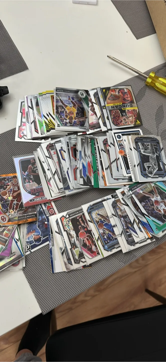 Large Lot of NBA Hoops Basketball Cards thumbnail