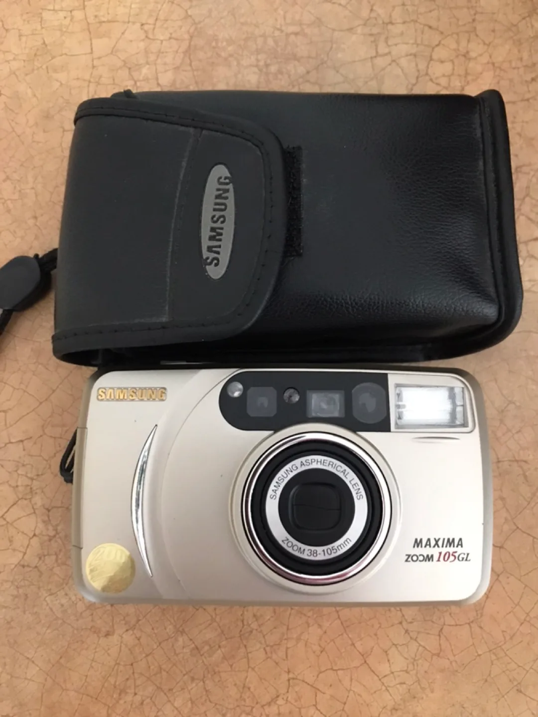 Samsung Maxima Zoom 105GL 35-105mm Film Camera with Case thumbnail
