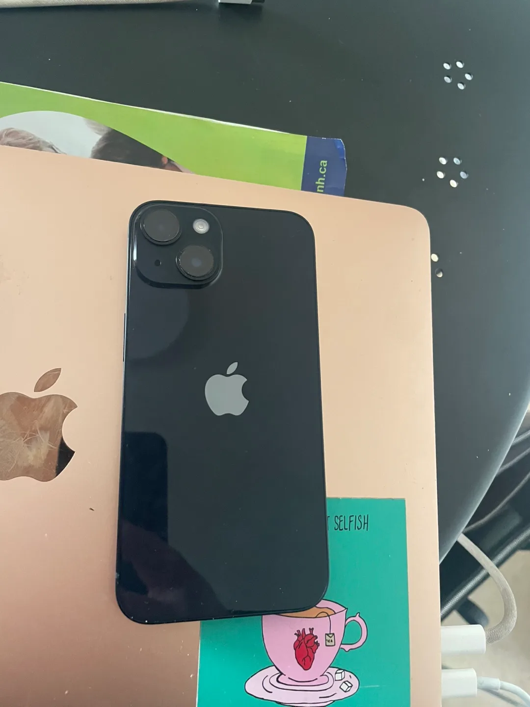 iPhone 14 thumbnail