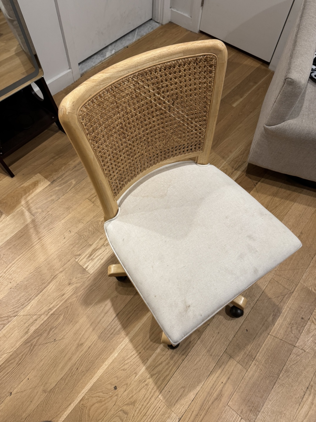 Mid-Century Modern Rattan and Wood Swivel Chair - photo 2