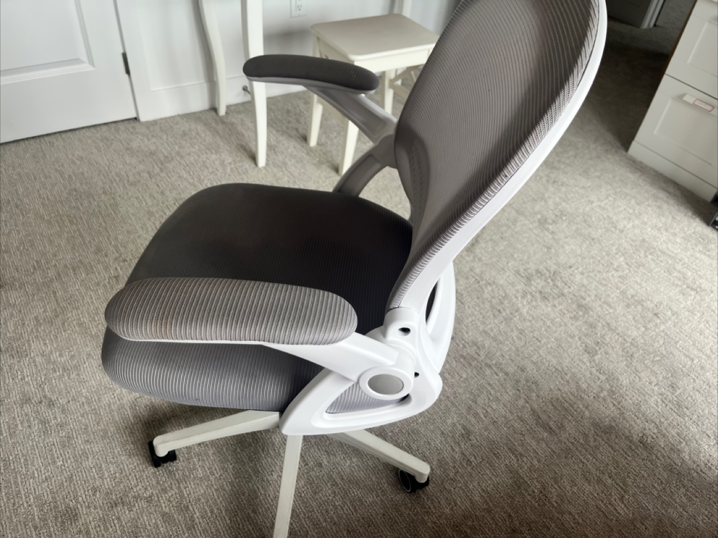 Grey Mesh Office Chair with Adjustable Arms - photo 3