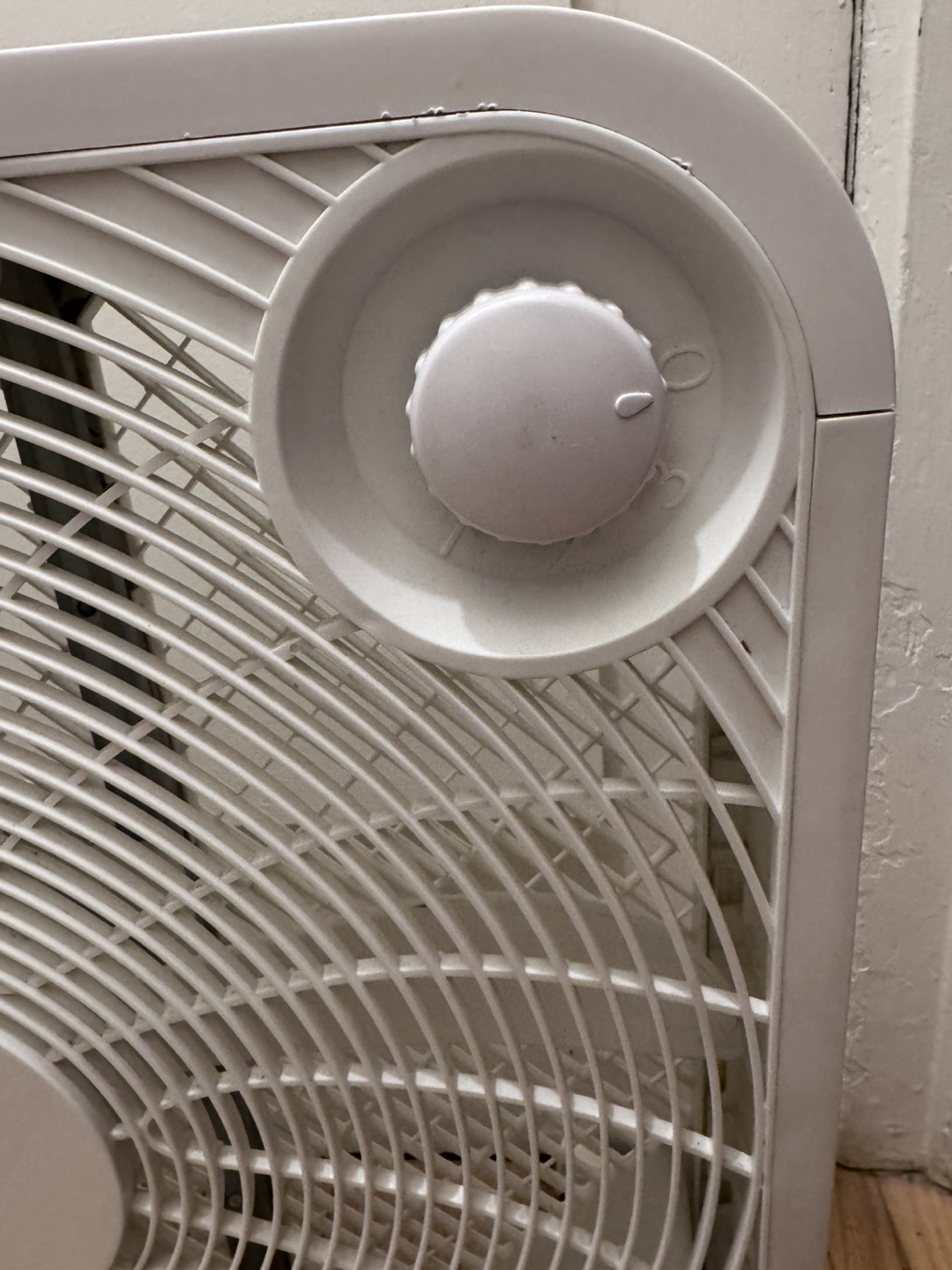 20” Box Fan with 3 Speed - photo 4