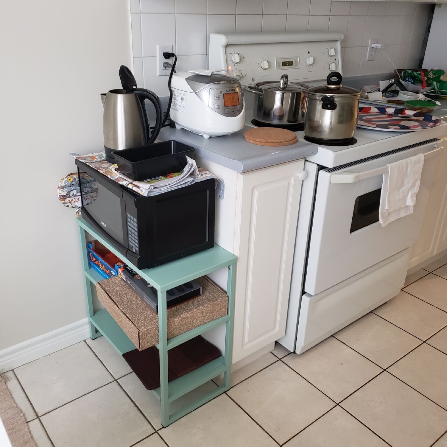 Structube green shelf