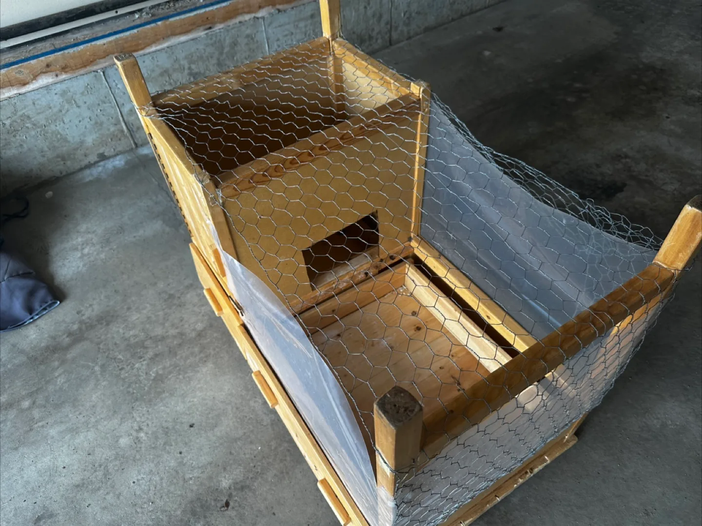 Pet cage thumbnail