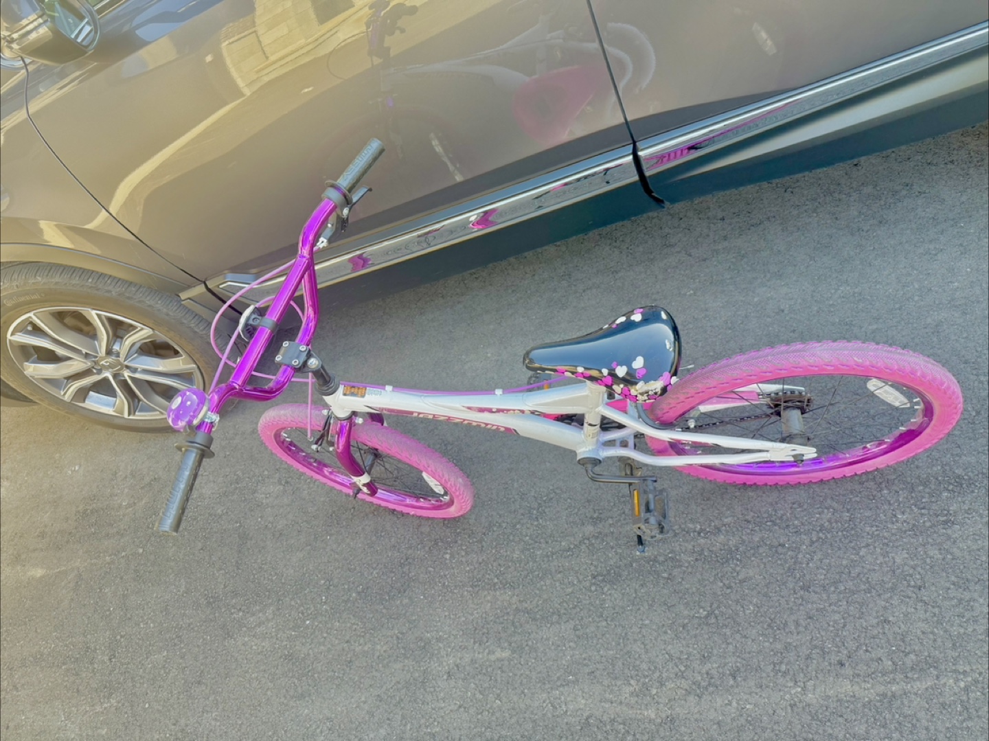 Girls' 20-inch Huffy bike - photo 2
