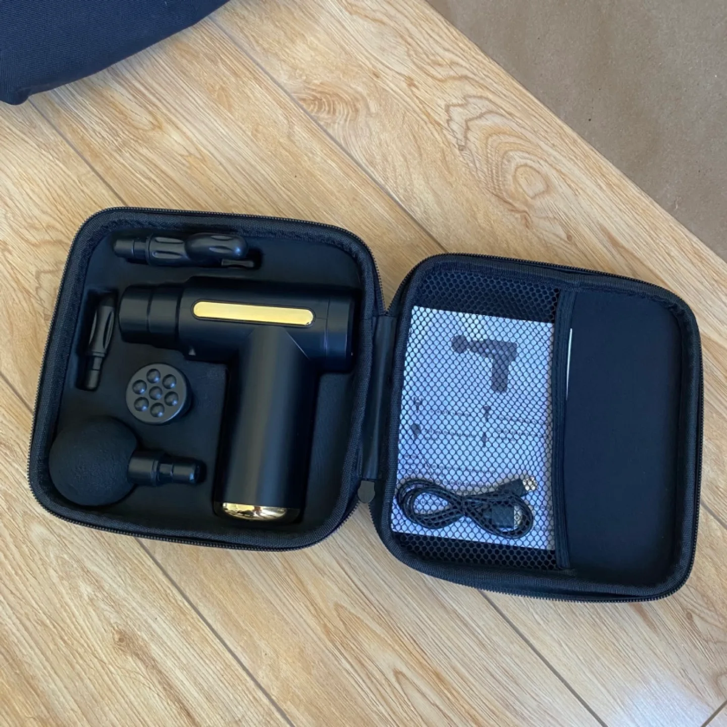 Portable Mini Muscle Massage Gun image indicator(2)