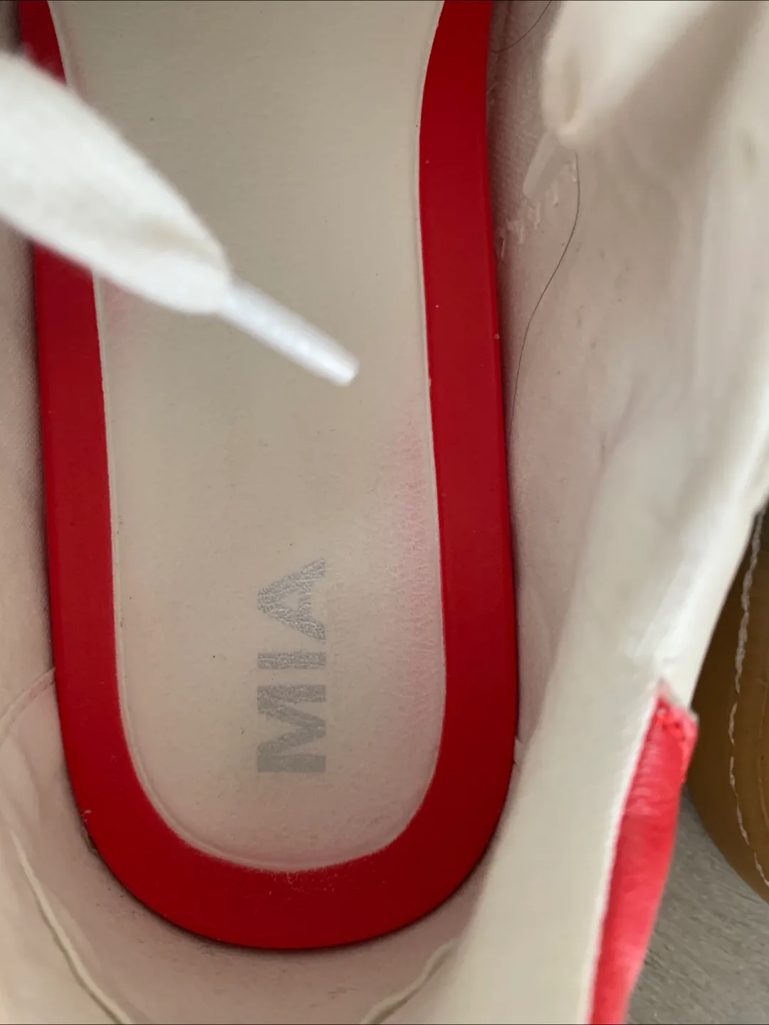 MIA Size 11M Women’s Sneakers 👟🏒 image indicator(6)