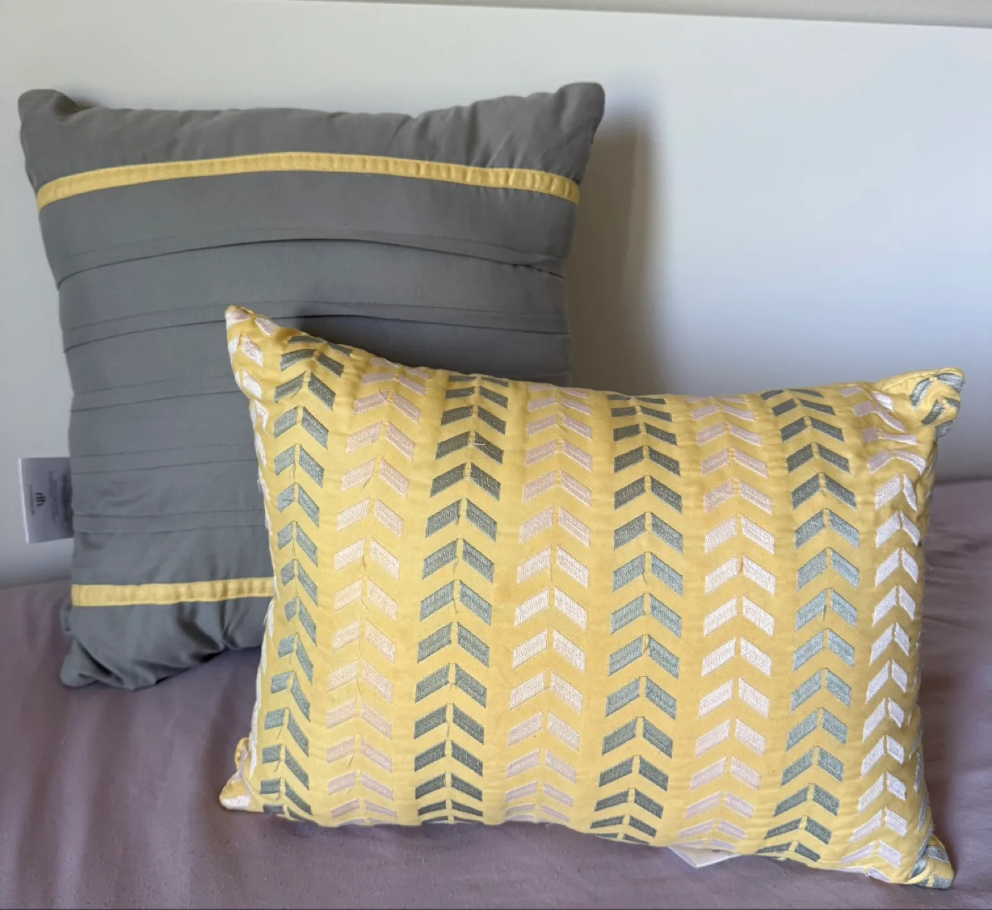 🏒Set of Two Decorative Throw Pillows – Grey and Yellow image indicator(3)