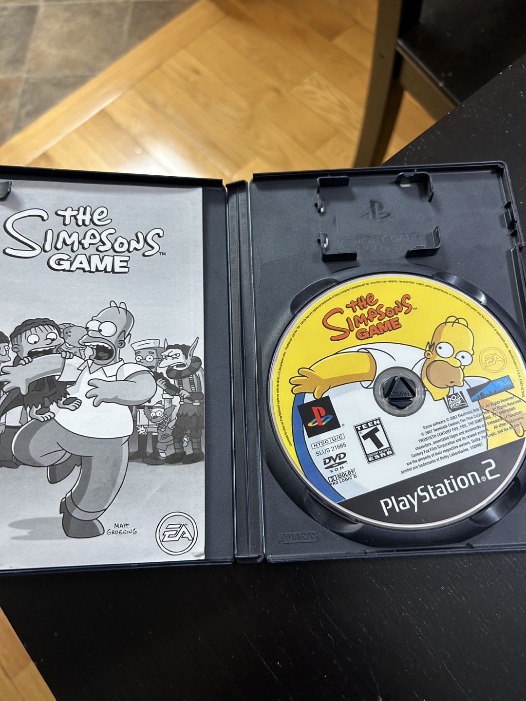 The Simpsons Game (PS2) - photo 2
