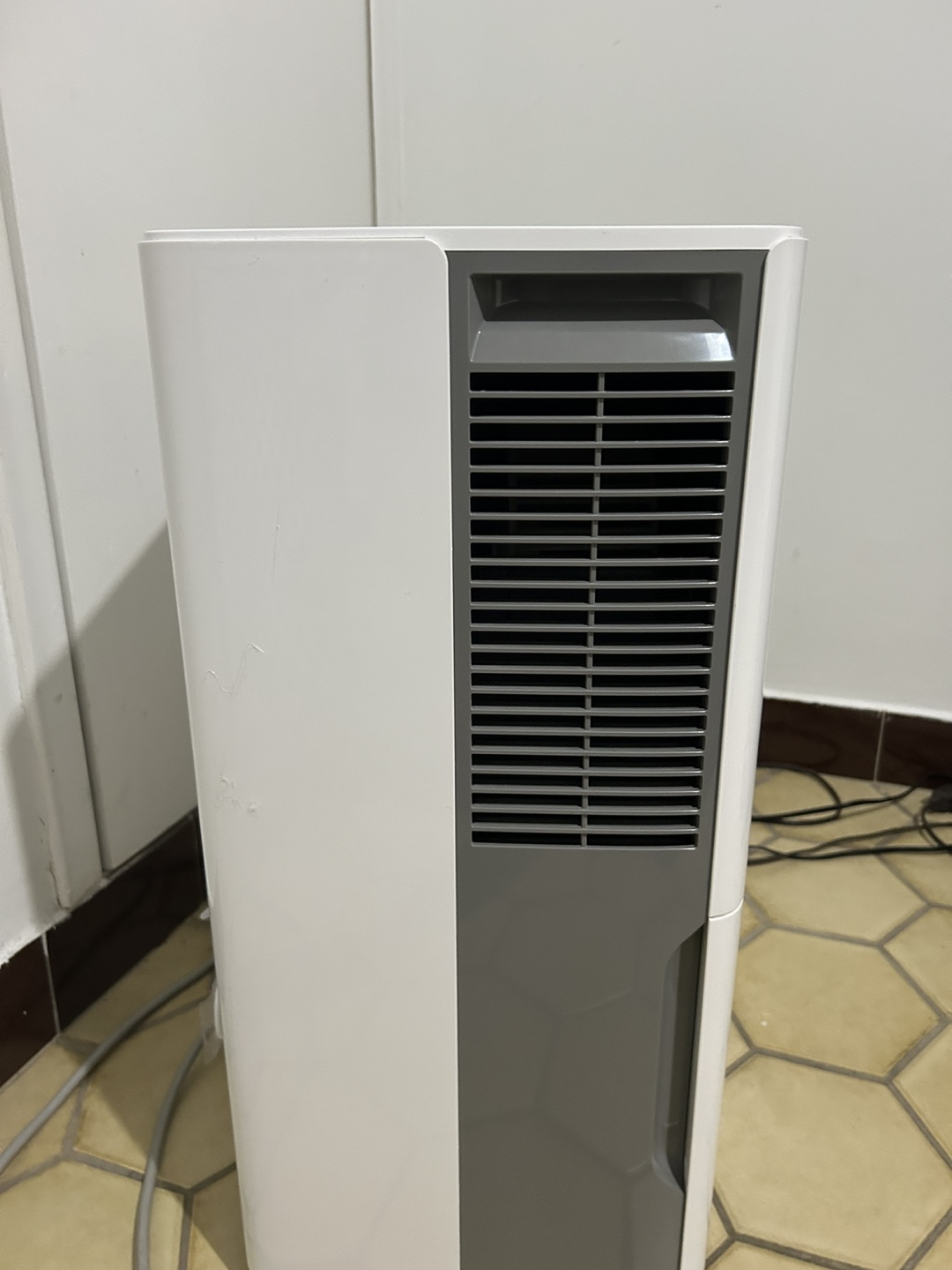 Midea 4,500 Sq Ft Dehumidifier (50 pints) - photo 5