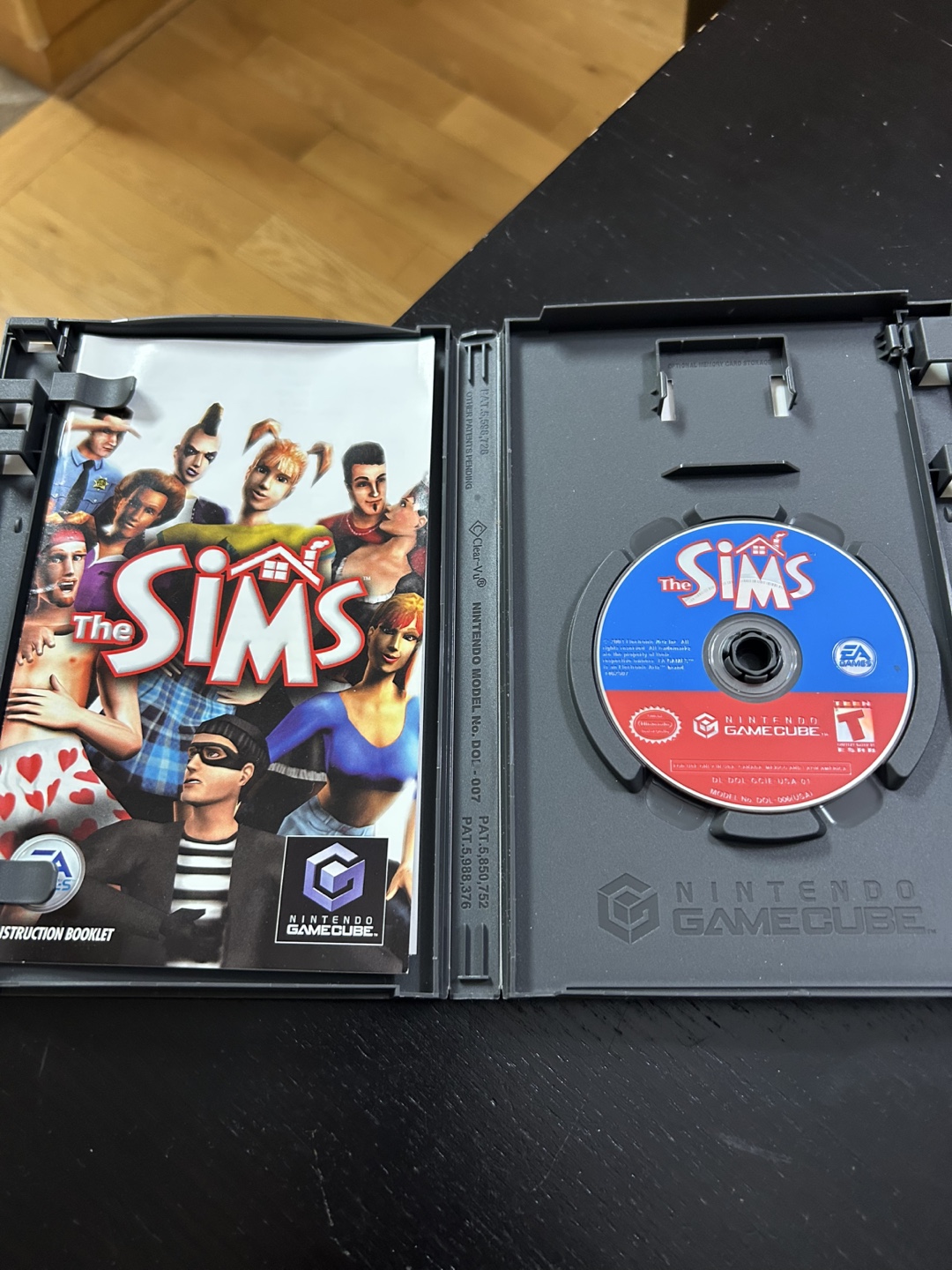 The Sims (Nintendo GameCube) - photo 2