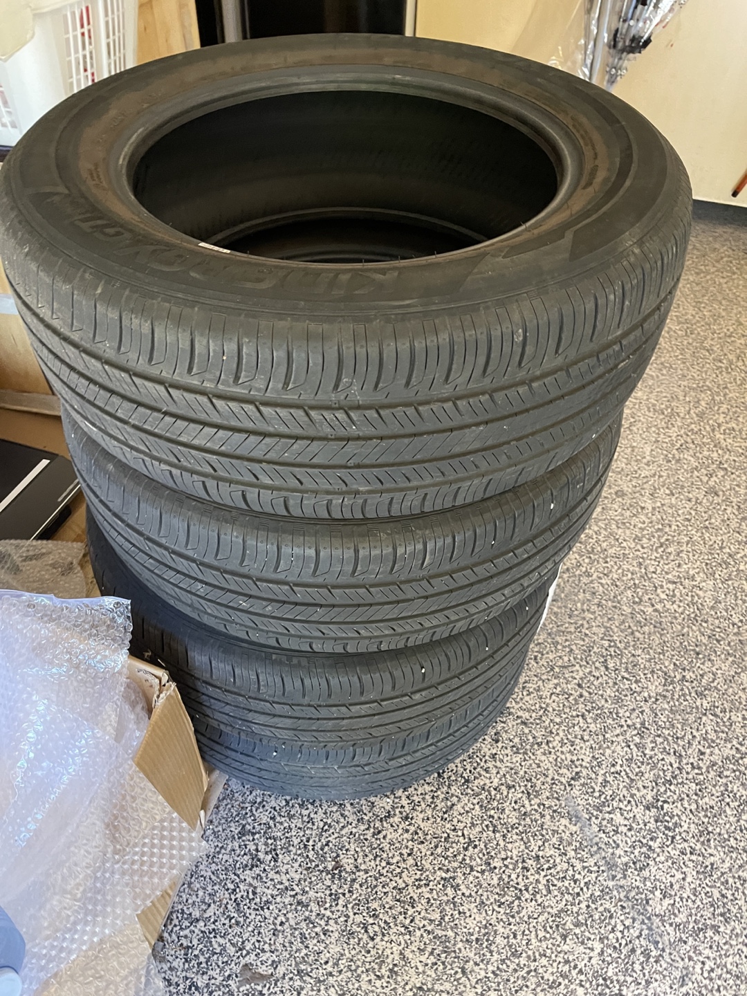 Used Hankook All-Season Tires - 235/60R18 103H