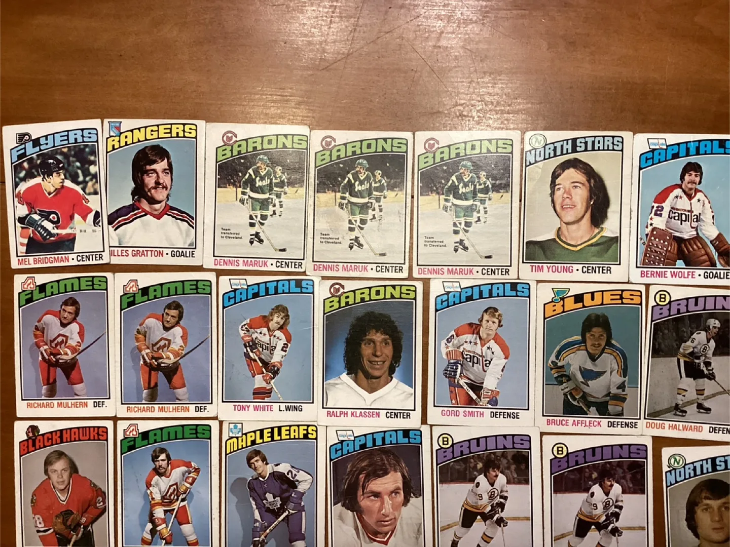 24. 1976-77 O-PEE-CHEE Hockey Cards & One TOPPS Card 227 image indicator(3)