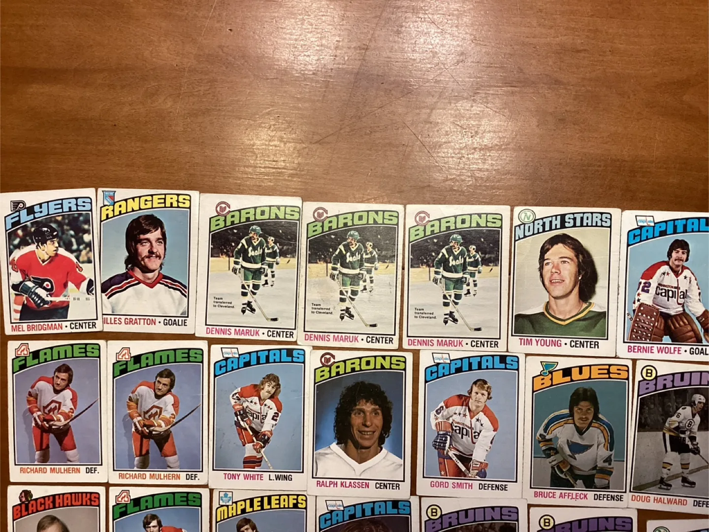 24. 1976-77 O-PEE-CHEE Hockey Cards & One TOPPS Card 227 image indicator(2)