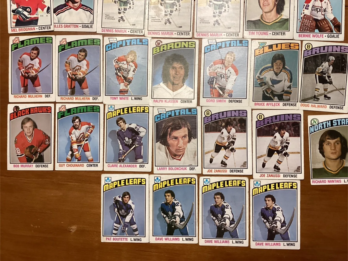 24. 1976-77 O-PEE-CHEE Hockey Cards & One TOPPS Card 227 image indicator(4)