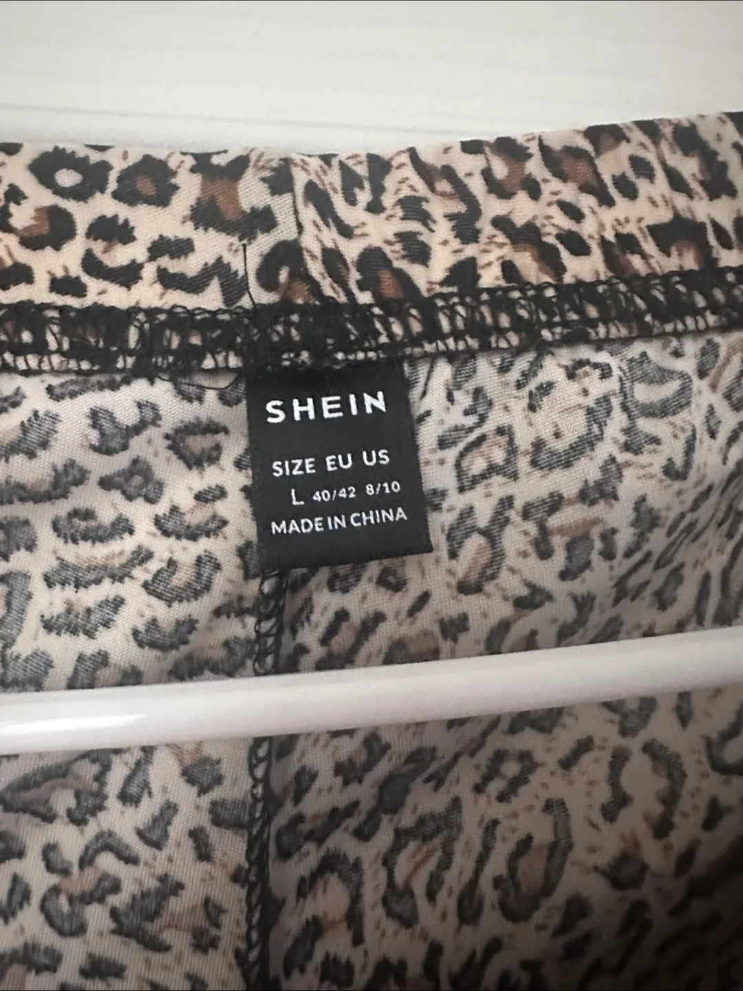 Women Leopard Print Flare Pants Size L image indicator(2)