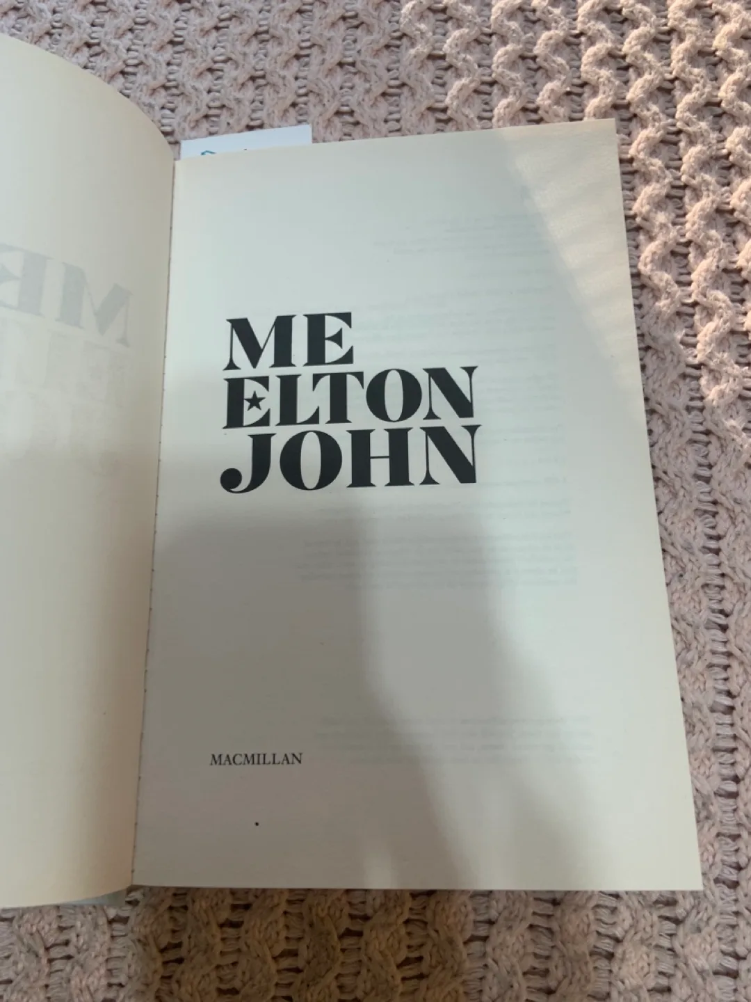 Elton John: Me - Autobiography image indicator(7)