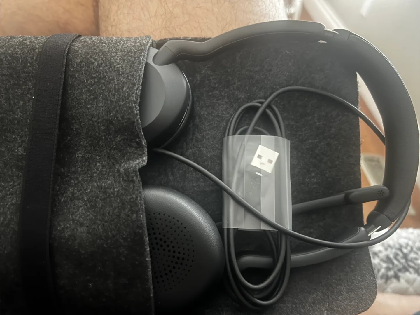 Jabra evolve 2 headset image indicator(4)