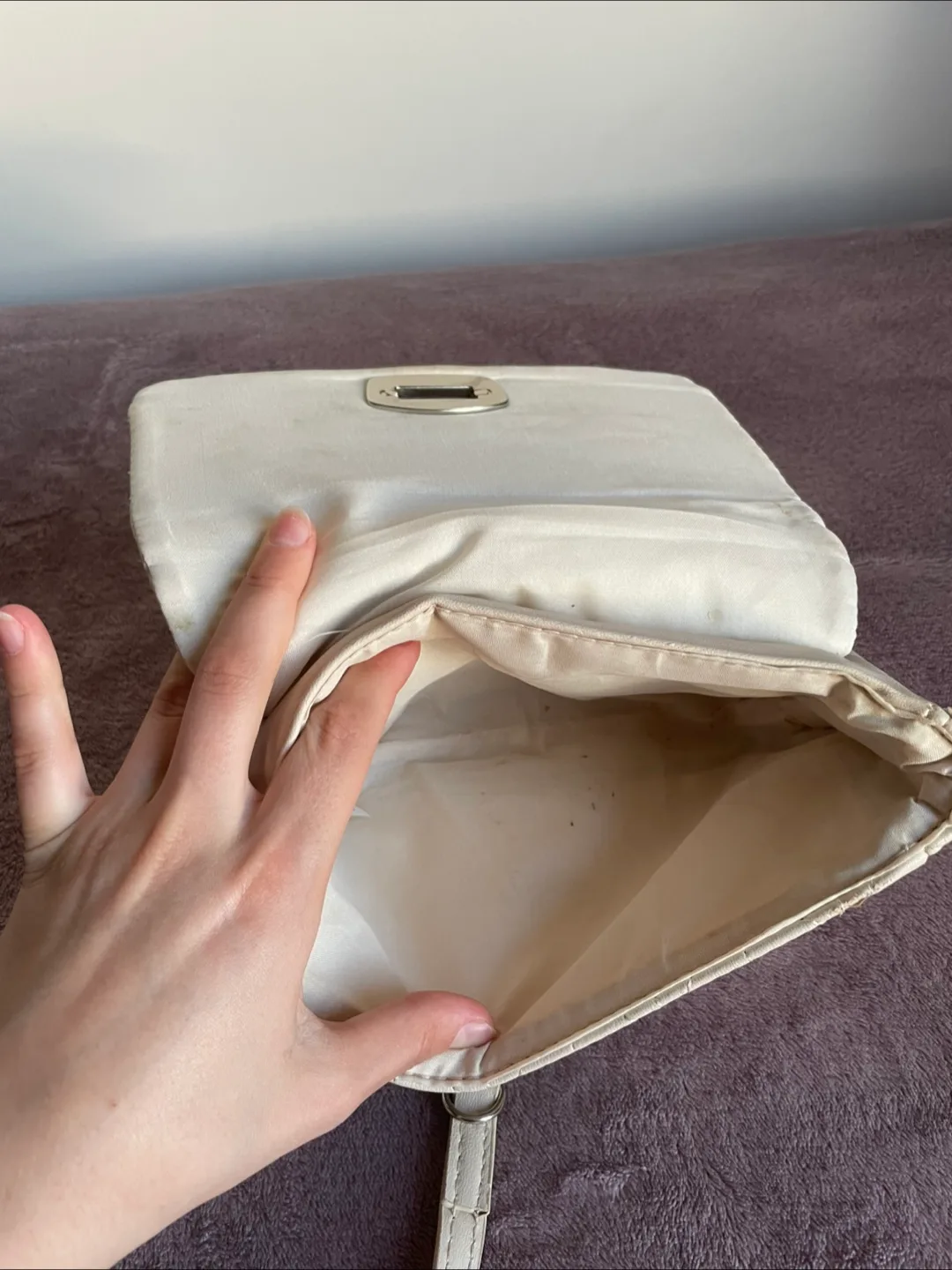 Cream Quilted Chain Bag image indicator(6)