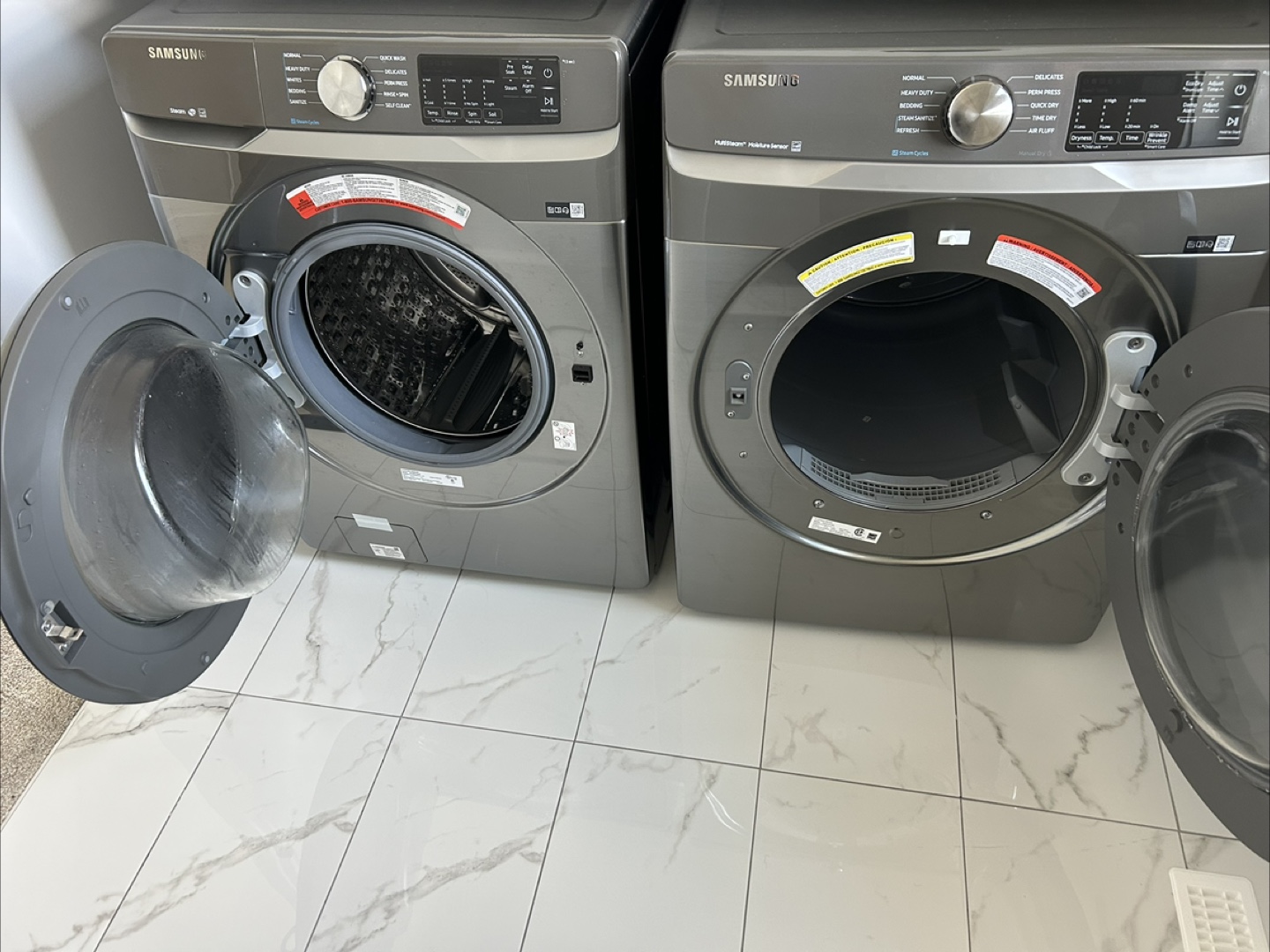 Samsung Washer and Dryer Set - Like New - photo 2