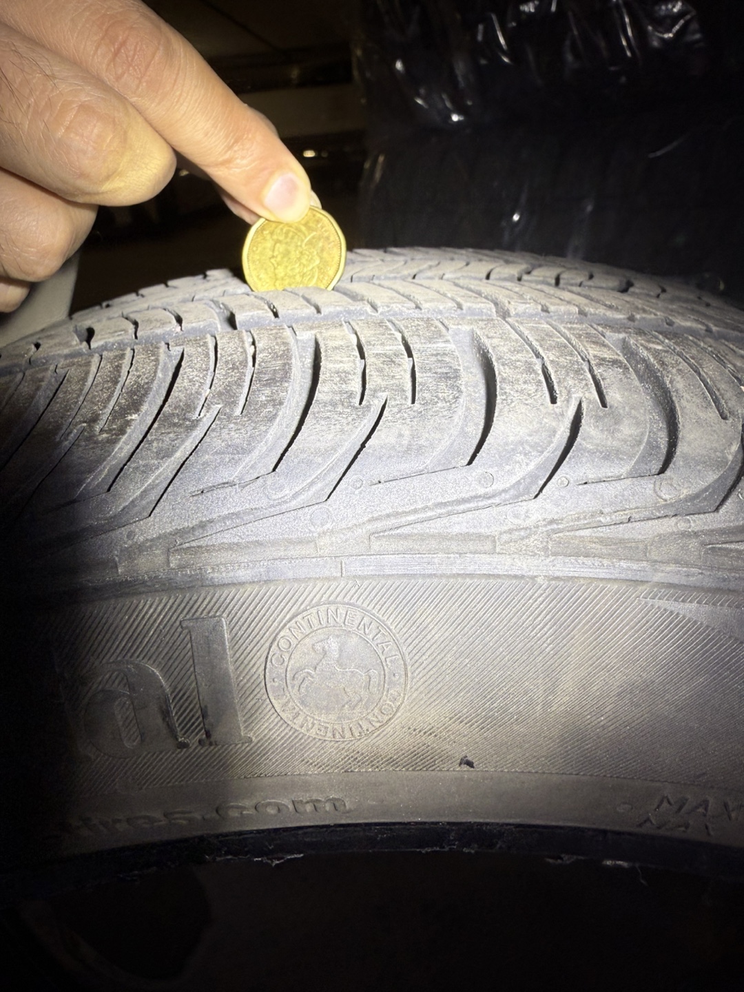 Continental set of run flat all season tire -225/45/r18 - photo 5
