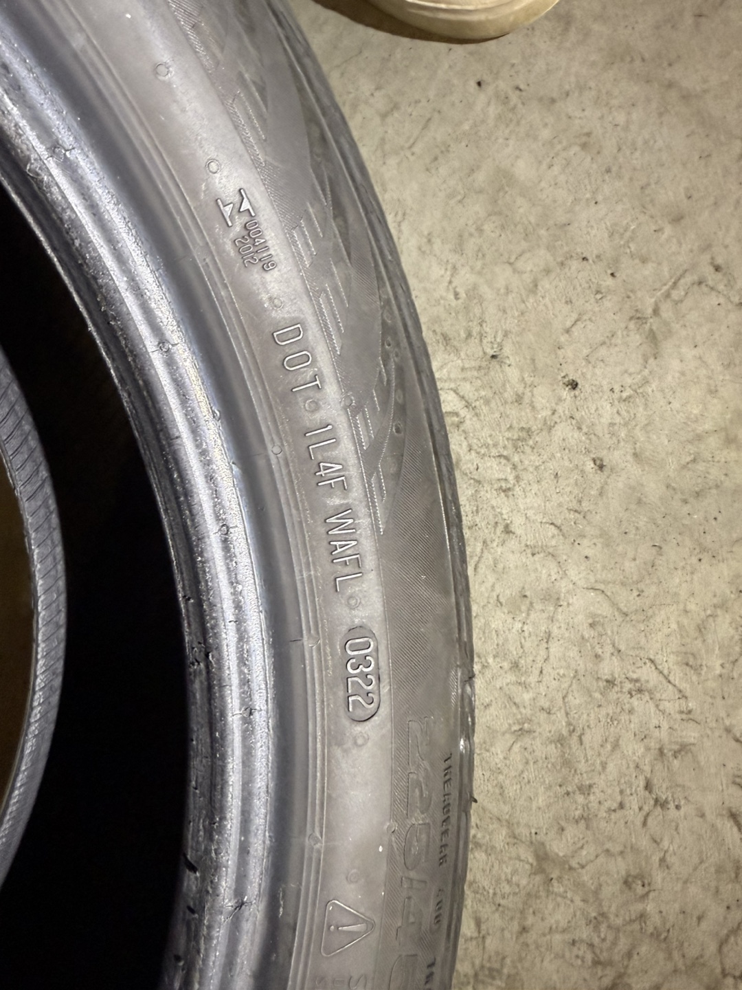 Continental set of run flat all season tire -225/45/r18 - photo 4