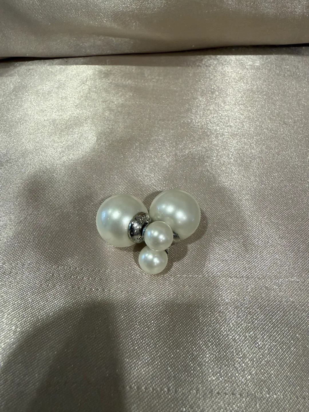 Pearl Earrings thumbnail